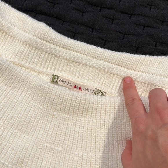 Chelsea & Violet Cream Sweater - Picture 5 of 5